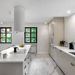 Las&luksus Jacuzzi, Sauna I Relaks Pod Warszawa * Konstancin-Jeziorna