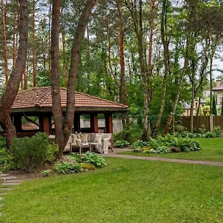 Golden Luxury Garden Retreat - Jacuzzi & Sauna Vila Konstancin-Jeziorna