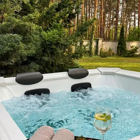 Golden Luxury Garden Retreat - Jacuzzi & Sauna * Konstancin-Jeziorna