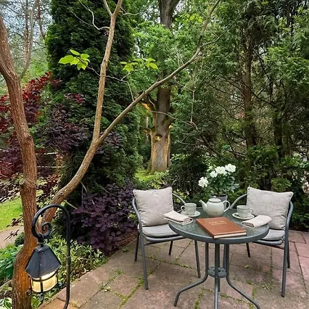 Golden Luxury Garden Retreat - Jacuzzi & Sauna Konstancin-Jeziorna