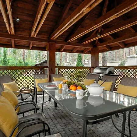 Golden Luxury Garden Retreat - Jacuzzi & Sauna *