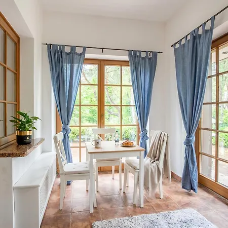 Golden Luxury Garden Retreat - Jacuzzi & Sauna Konstancin-Jeziorna