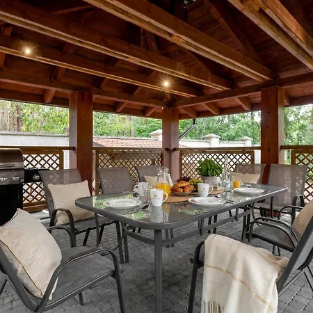 Golden Luxury Garden Retreat - Jacuzzi & Sauna * Konstancin-Jeziorna