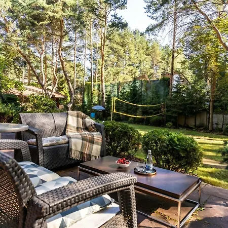 Golden Luxury Garden Retreat - Jacuzzi & Sauna *