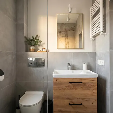 Golden Luxury Garden Retreat - Jacuzzi & Sauna Willa Konstancin-Jeziorna