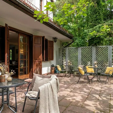 Golden Luxury Garden Retreat - Jacuzzi & Sauna Konstancin-Jeziorna
